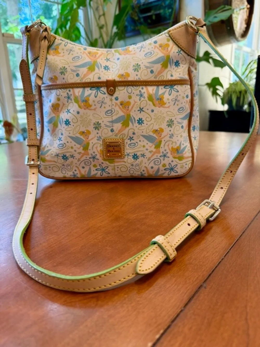 Dooney & Bourke adorable dooney